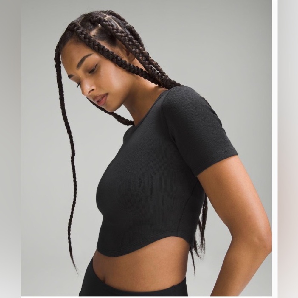 Lululemon Hold Tight Cropped Tee - Black - Size 8